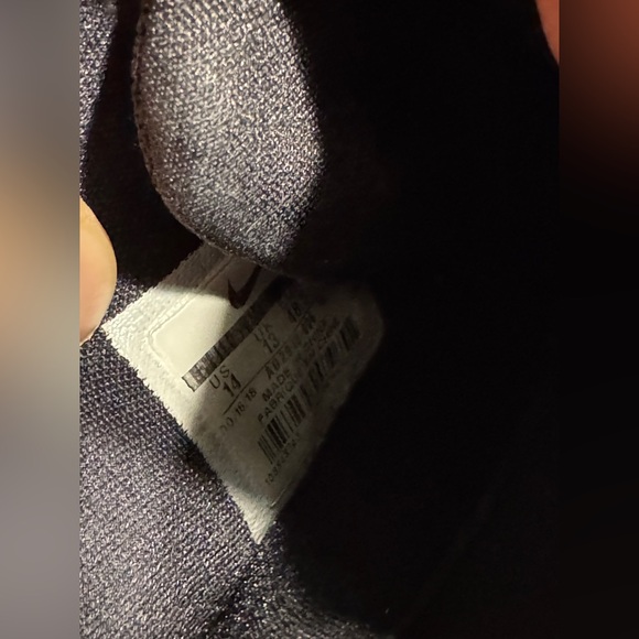 Size 14 - Men's Nike Kyrie 5 Friends Black‎ Basketball Sneakers Shoes Athletic - Picture 7 of 7